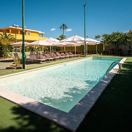 Costa Di Sopra Hospitality 3* 夸尔图-圣埃莱娜